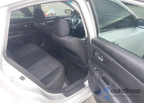 2016 Nissan Altima 2.5/2.5 S/2.5 Sl/2.5 Sr/2.5 Sv z USA, uszkodzony, nr VIN 1N4AL3AP0GN324920